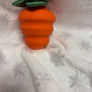 Bark SuperChewer Carrot toy